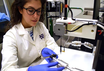 Zaida Alvarez working in the lab.